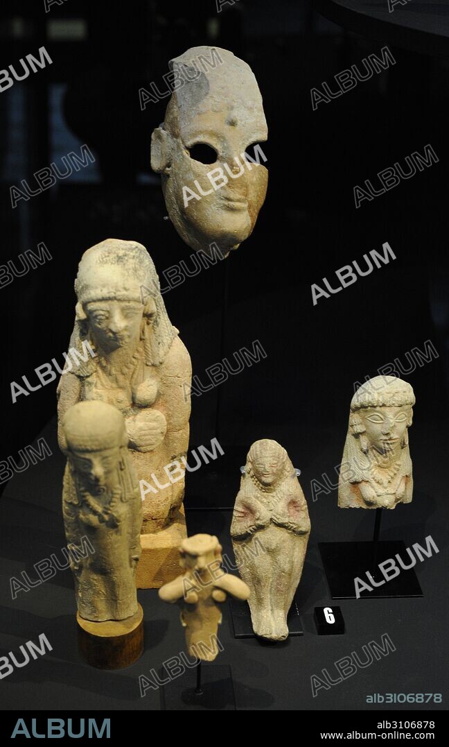 Figuras femeninas vinculadas al culto de la Diosa Astarte. Terracota. Diferentes localidades. Hacia 600-500 a. C. Museo del Mediterráneo y Antigüedades del Oriente Próximo (Museum of Mediterranean and Near Eastern Antiquities). Estocolmo. Suecia.