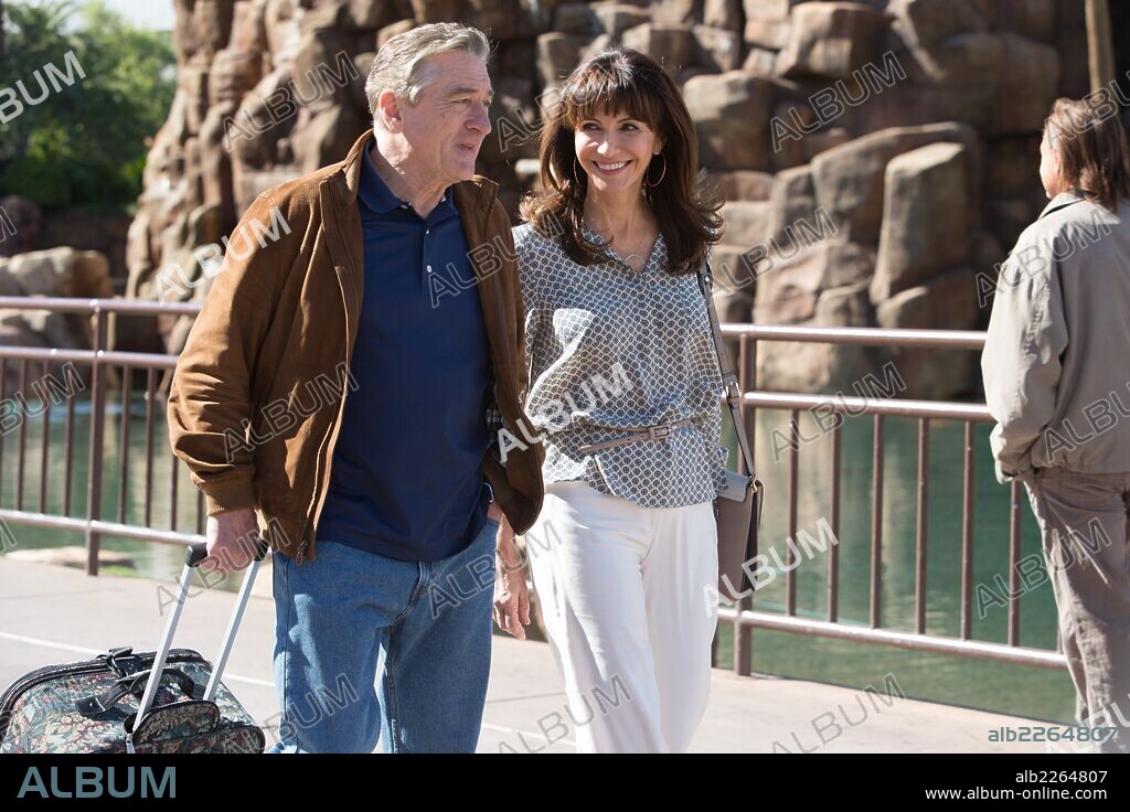 MARY STEENBURGEN and ROBERT DE NIRO in LAST VEGAS, 2013, directed by JON TURTELTAUB. Copyright CBS FILMS.