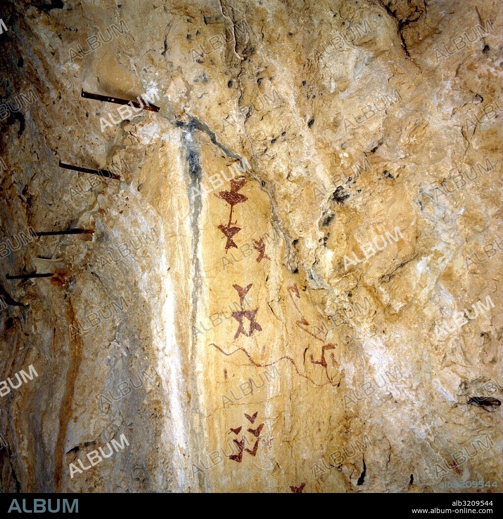 CUEVA DE LOS LETREROS (93), PINTURAS RUPESTRES, ARTE FIGURATIVO O ESQUEMATICO  . ALMERÍA, ANDALUCIA, ESPAÑA.