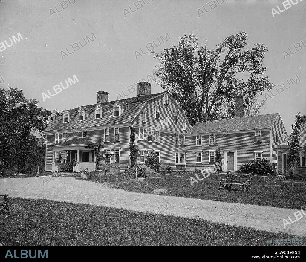 Wayside Inn, Sudbury, Mass., between 1890 and 1905.