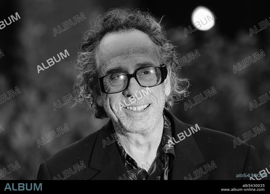 TIM BURTON. October 23, 2021 - Director TIM BURTON on the red carpet of Rome Film Festival 2021. Rome, Italy Â©Evandro Inetti via ZUMA Wire) (Credit Image: © Evandro Inetti/ZUMA Press Wire).
