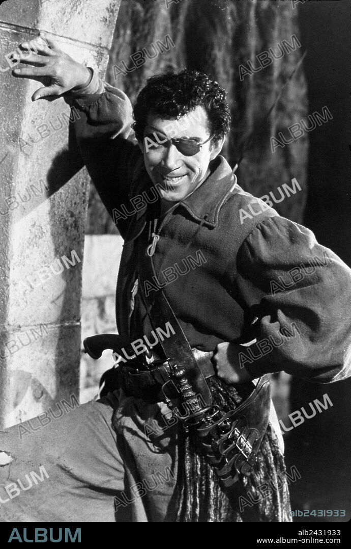 ANTHONY QUINN in THE BLACK SWAN, 1942, directed by HENRY KING. Copyright 20TH CENTURY FOX.