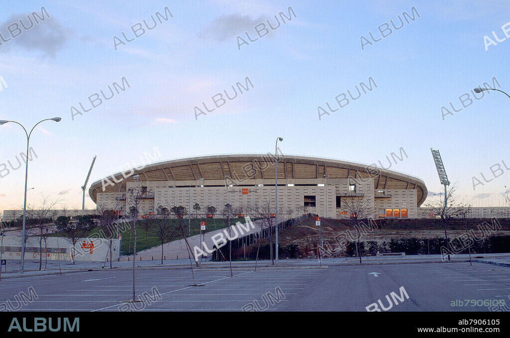 ANTONIO CRUZ (1948-) Y ANTONIO ORTIZ (1947-). ESTADIO OLIMPICO DE LA PEINETA HOY ESTADIO WANDA METROPOLITANO - FOTO AÑOS 90.