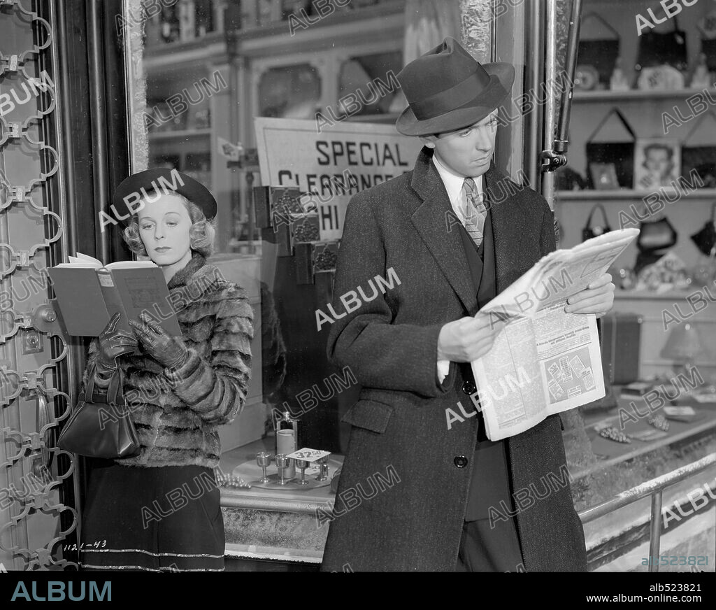 JAMES STEWART y MARGARET SULLAVAN en EL BAZAR DE LAS SORPRESAS, 1940 (THE SHOP AROUND THE CORNER), dirigida por ERNST LUBITSCH. Copyright M.G.M.