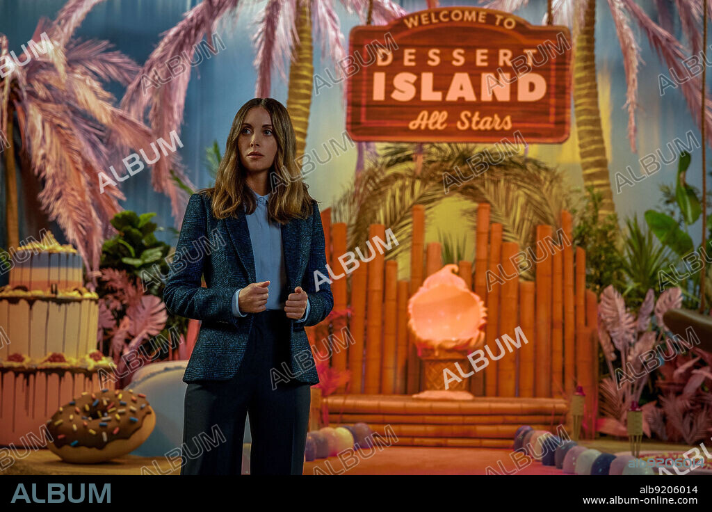 ALISON BRIE in SOMEBODY I USED TO KNOW, 2023, directed by DAVE FRANCO. Copyright AMAZON STUDIOS.