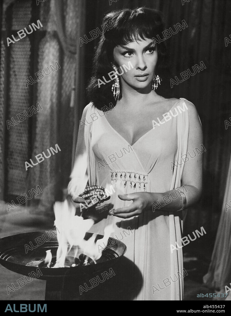 GINA LOLLOBRIGIDA in SOLOMON AND SHEBA, 1959, directed by KING VIDOR. Copyright UNITED ARTISTS.