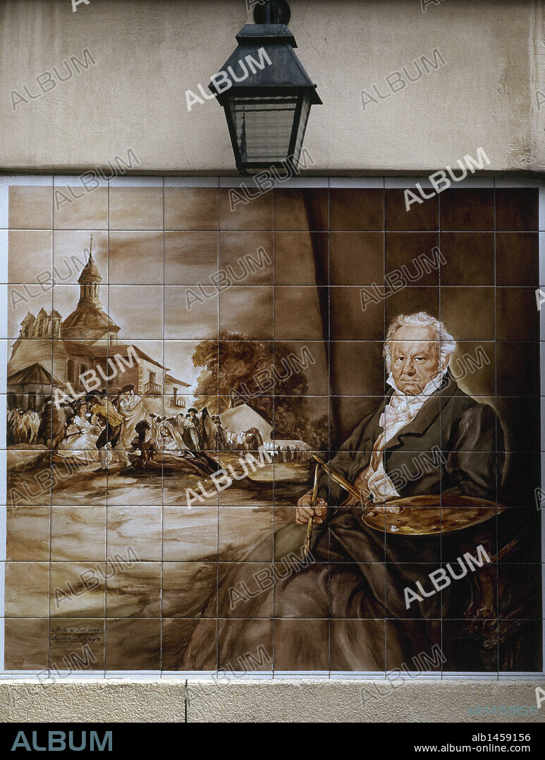 GOYA, Francisco de (Fuendetodos, 1746-Burdeos, 1828). Pintor y grabador español. PANEL cerámico con la imagen del pintor situado en una fachada de la calle Sacramento. MADRID. España.