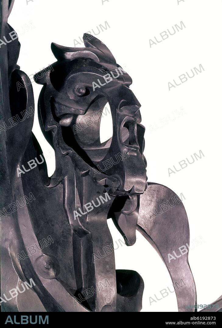 PABLO GARGALLO. The Great Prophet (detail). El Gran profeta. 1933. Bronze, black patina (h 235 cm) . Madrid, Reina Sofia Museum.