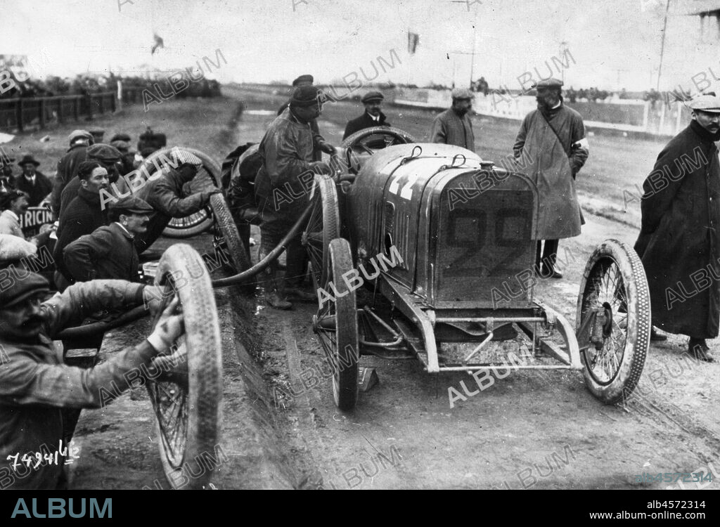 1912 Peugeot 2 litre Coupe de l'auto, Thomas.