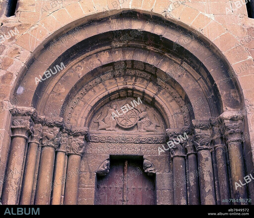 MAESTRO DE AGÜERO. PORTADA OESTE DE LA IGLESIA DEL SALVADOR - SIGLO XIII - ROMANICO ESPAÑOL.