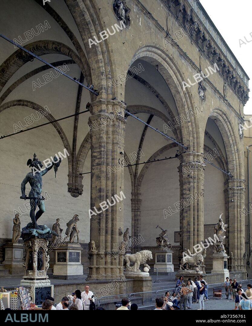CIONE BENCI / TALENTI SIMONE. PORTICO CONSTRUIDO EN 1380 - ESCULTURA DE PERSEO DE BENVENUTO CELLINI REALIZADA EN 1554.