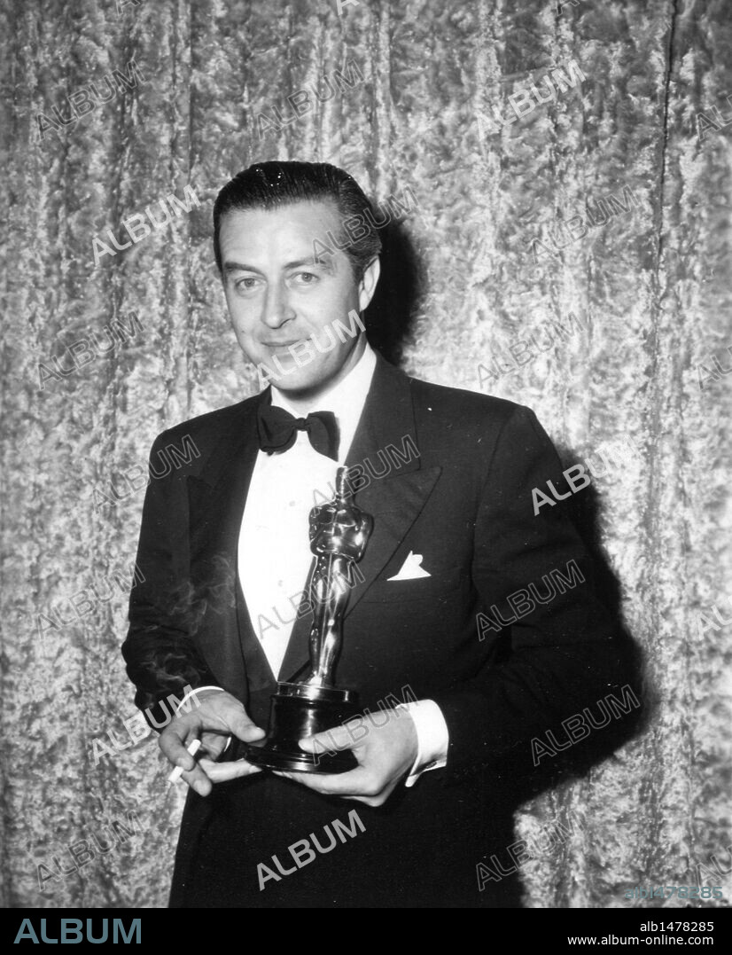 RAY MILLAND. 18ª Edición de los Premios Oscar (1946). Ray Milland premiado como mejor actor por "Días sin huella". 1946
