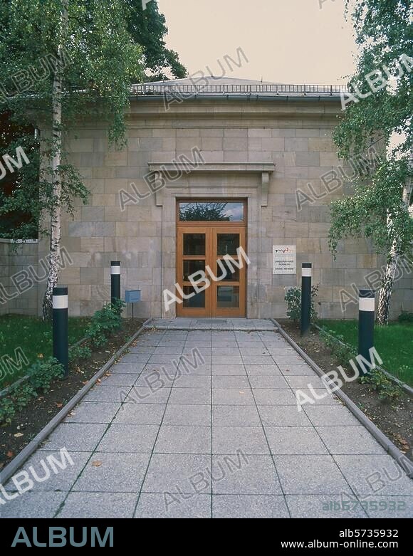 Weimar (Thüringen), Mitteldeutscher Rundfunk (mdr), Landesfunkhaus Thüringen, Studio Weimar. Außenansicht. Fotos, 1994.