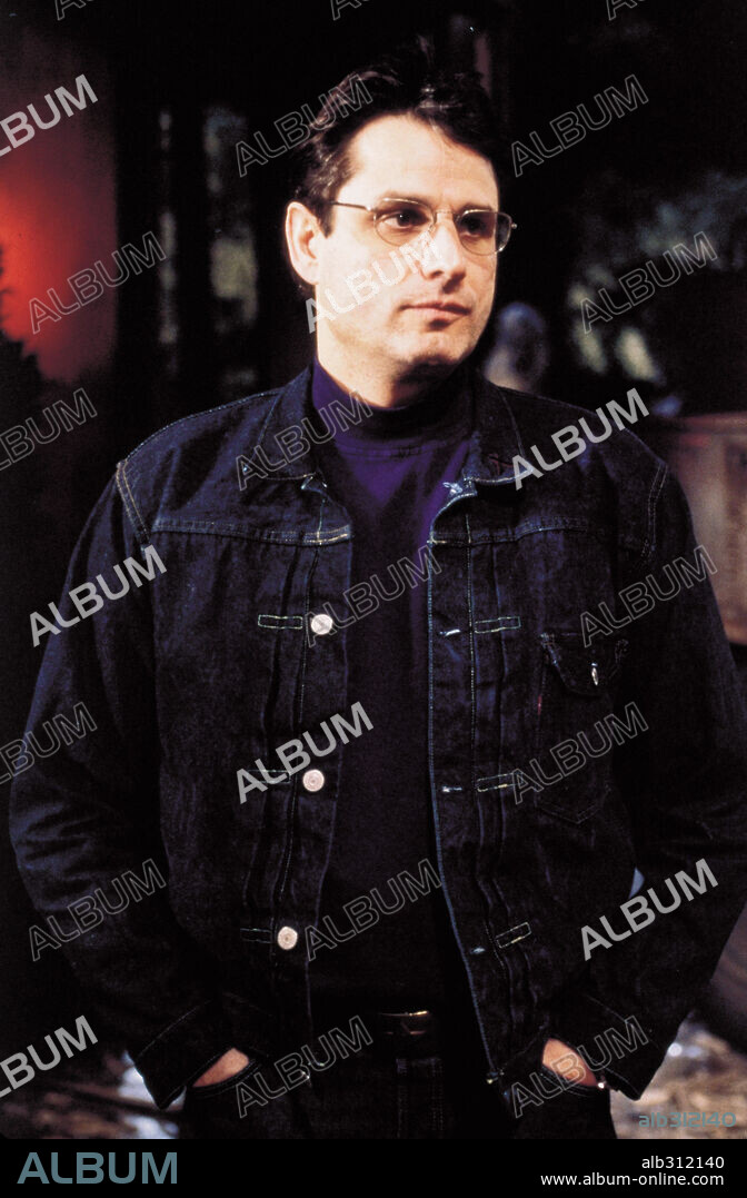 KINKA USHER dans MYSTERY MEN, 1999, réalisé par KINKA USHER. Copyright UNIVERSAL PICTURES / BARIUS, CLAUDETTE.