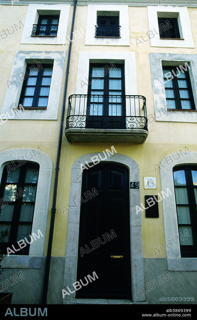 Palafrugell; Fundacion Josep Pla, casa natal del escritor en el Carrer Nou.
