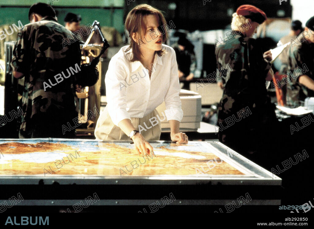 NICOLE KIDMAN en EL PACIFICADOR, 1997 (THE PEACEMAKER), dirigida por MIMI LEDER. Copyright DREAMWORKS / ARONOWITZ, MILES.