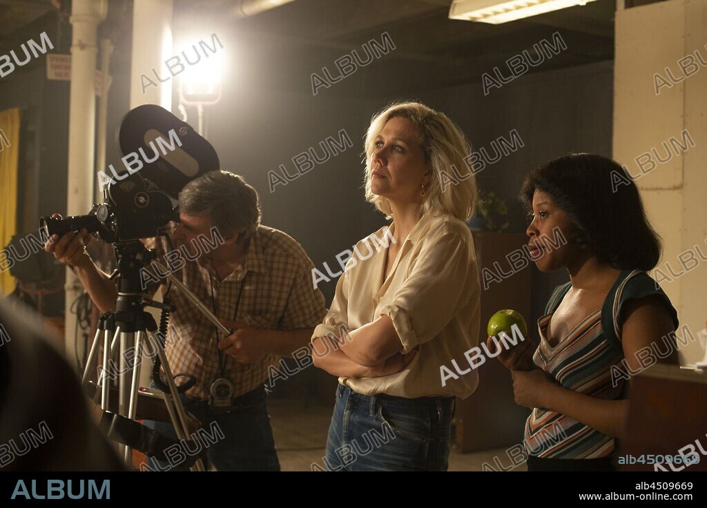 MAGGIE GYLLENHAAL en DEUCE, THE [LAS CRONIAS DE TIMES SQUARE], 2018 (THE DEUCE), dirigida por DAVID SIMON y GEORGE PELECANOS. Copyright BLOWN DEADLINE PRODUCTIONS.