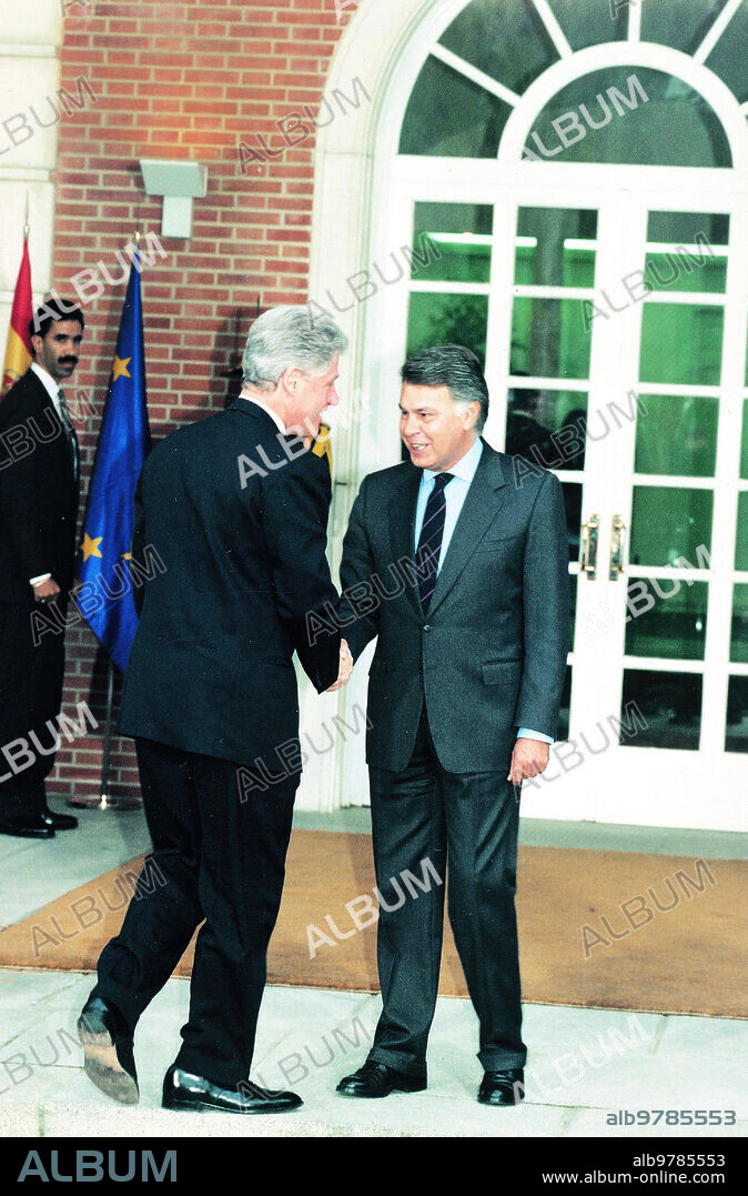 Diciembre 1995. Bill Clinton Saludando A Felipe Gonzalez con motivo de la firma de la nueva  agenda Transatlantica.