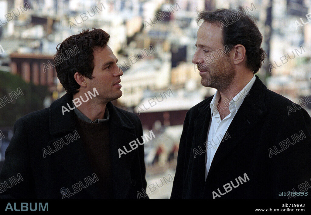 MARC LEVY y MARK RUFFALO en OJALA FUERA CIERTO, 2005 (JUST LIKE HEAVEN), dirigida por MARK WATERS. Copyright DREAMWORKS PICTURES.