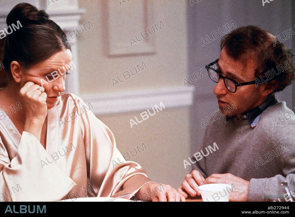 GERALDINE PAGE und WOODY ALLEN in INTERIORS, 1978, unter der Regie von WOODY ALLEN. Copyright UNITED ARTISTS.