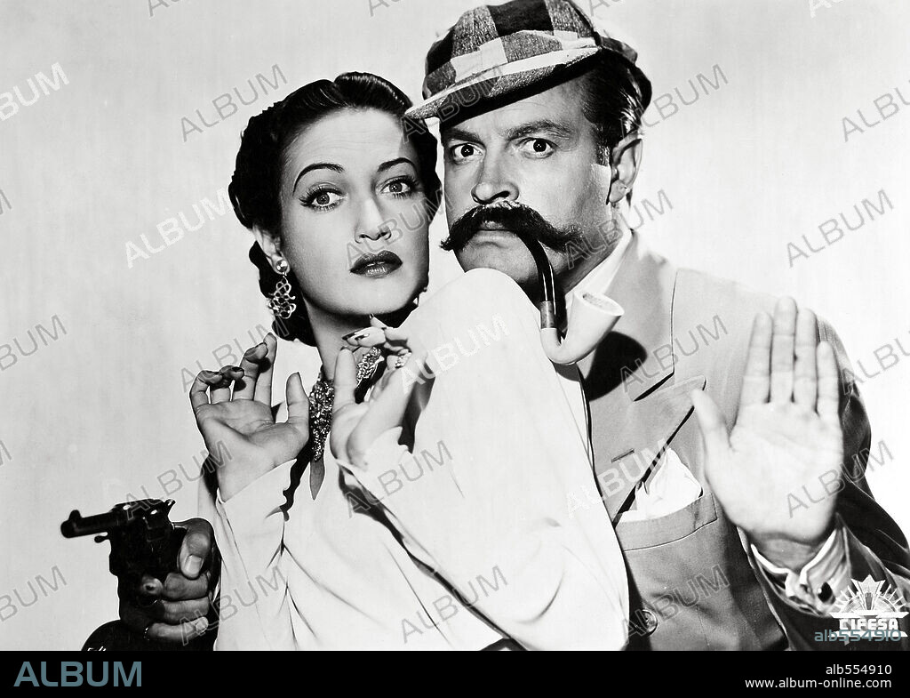 BOB HOPE and DOROTHY LAMOUR in MY FAVORITE BRUNETTE, 1947, directed by ELLIOTT NUGENT. Copyright PARAMOUNT PICTURES.