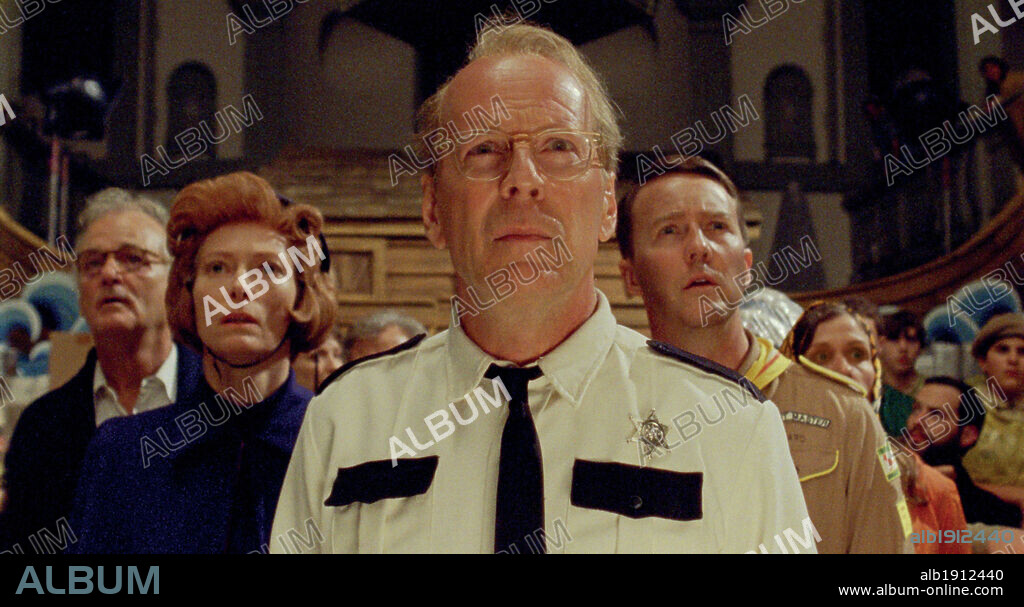 BILL MURRAY, BRUCE WILLIS, EDWARD NORTON and TILDA SWINTON in MOONRISE KINGDOM, 2012, directed by WES ANDERSON. Copyright INDIAN PAINTBRUSH.