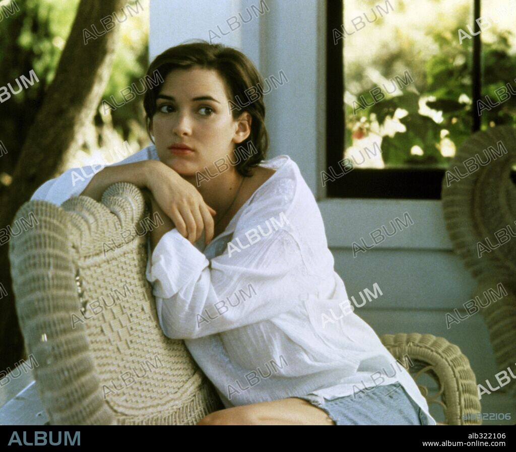 WINONA RYDER en DONDE RESIDE EL AMOR, 1995 (HOW TO MAKE AN AMERICAN QUILT), dirigida por JOCELYN MOORHOUSE. Copyright AMBLIN ENTERTAINMENT.