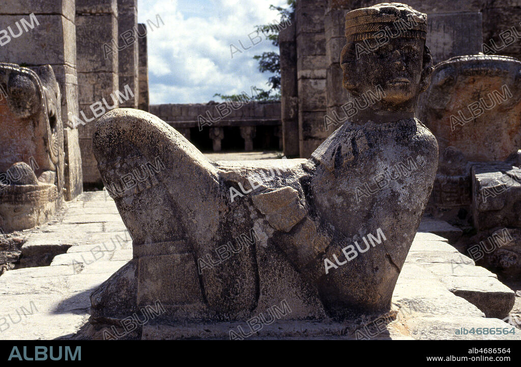 Chac Mool du Temple des Guerriers dans la cite tolteque de Chichen Itza, vers le 10eme s. ap JC. Photographie realisee par Charles-P REMY. Credit : photo REMY/KHARBINE-TAPABOR.