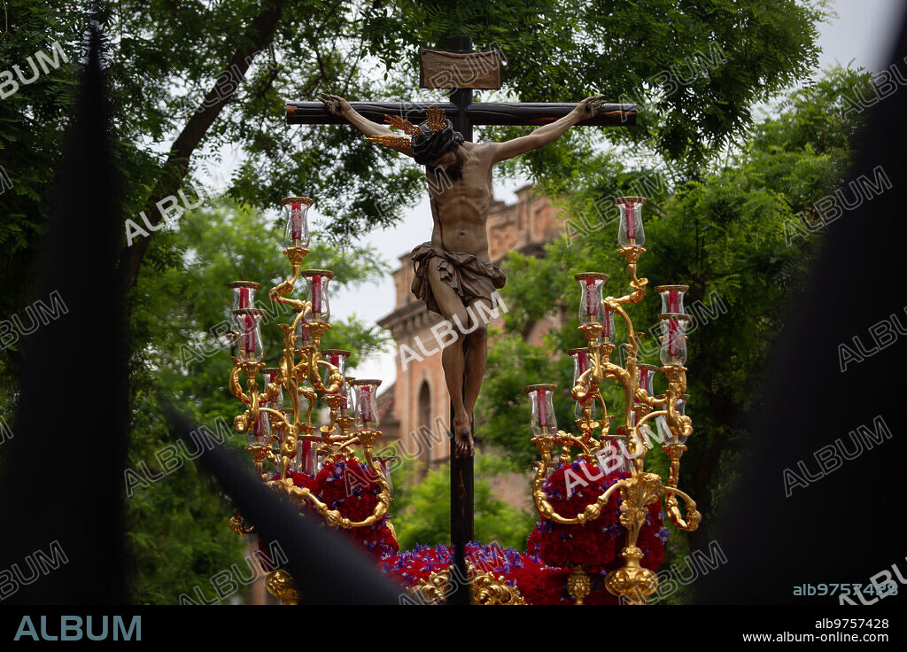 Sevilla, 17/04/2019. Semana Santa, Miércoles Santo. Procesión de la Hermandad de San Bernardo, en la imagen el Santísimo Cristo de la Salud. Foto: Vanessa Gómez ARCHSEV.