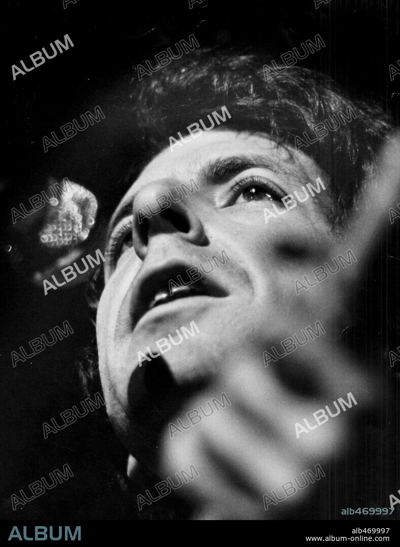 Dec 13, 1989; Toronto, ON, CANADA; File Photo: Date Unknown; Singer LEONARD COHEN.  Mandatory Credit: Photo by Frank Lennon/Toronto Star/ZUMA Press.(©) Copyright 1989 by Toronto Star. 13/12/1989