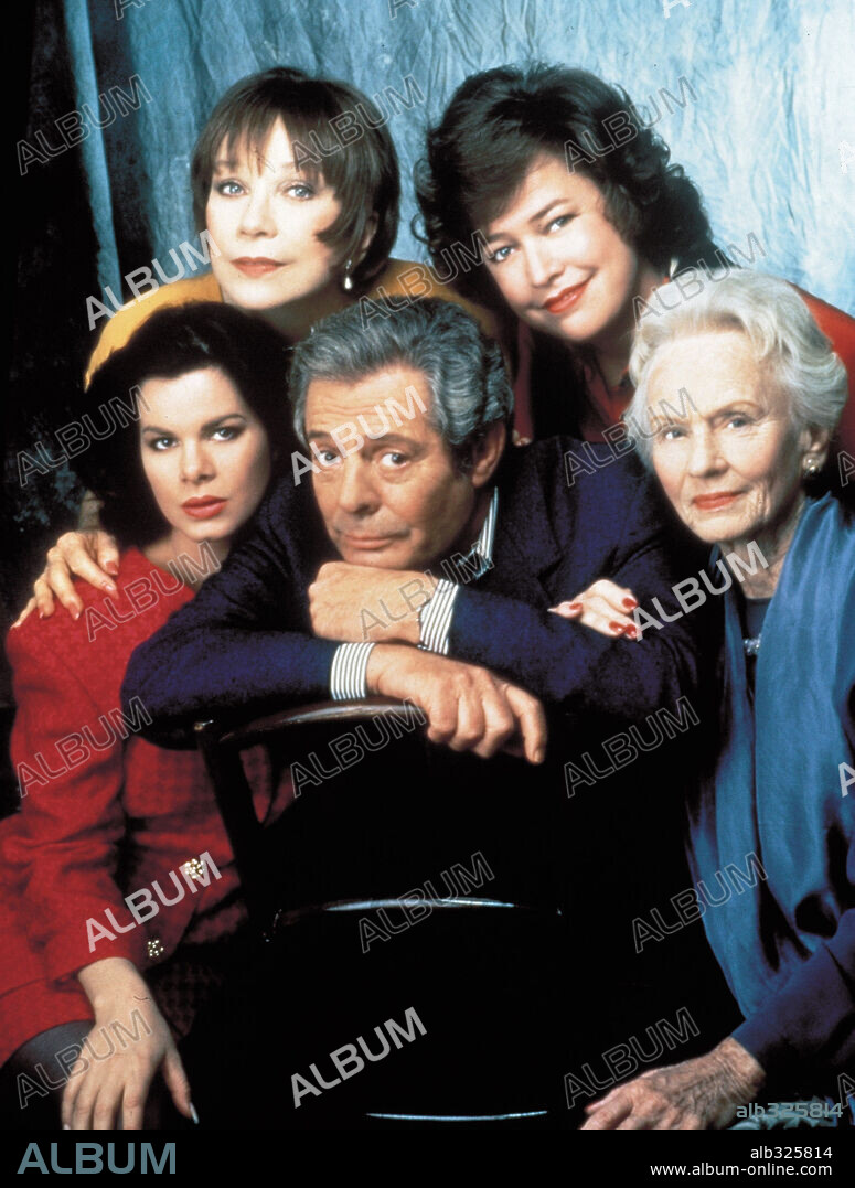 JESSICA TANDY, KATHY BATES, MARCELLO MASTROIANNI, MARCIA GAY HARDEN and SHIRLEY MACLAINE in USED PEOPLE, 1992, directed by BEEBAN KIDRON. Copyright 20TH CENTURY FOX.