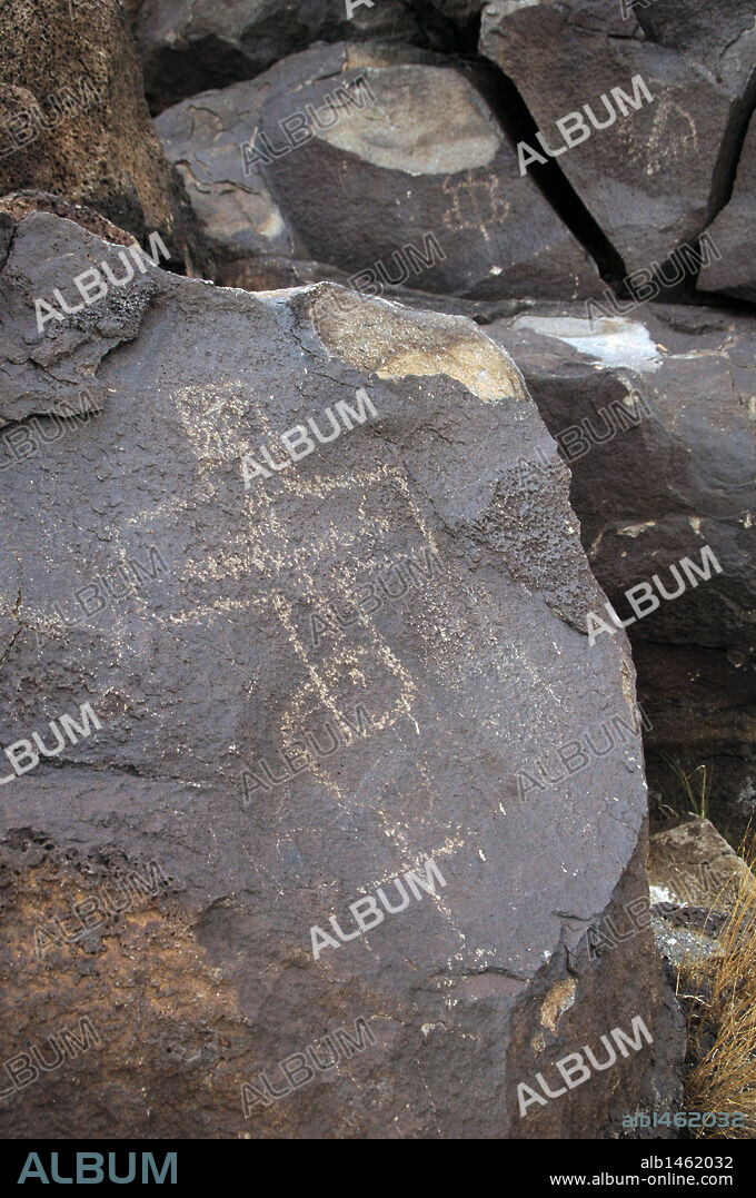 ARTE PREHISTORICO. ESTADOS UNIDOS. MONUMENTO NACIONAL DE PETROGLIFOS. Conjunto de petroglifos realizados por pueblos indios americanos y, algunos de ellos, por colonizadores. Cañón Boca Negra. Cercanías de Albuquerque. Estado de Nuevo México.
