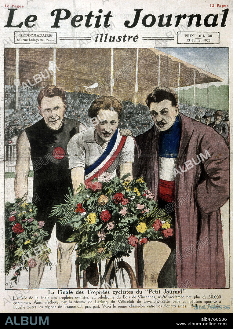 'La finale des trophees cyclistes du Petit Journal'. Couverture du Petit Journal Illustre du 23 juillet 1922. Credit : Collection KHARBINE-TAPABOR.