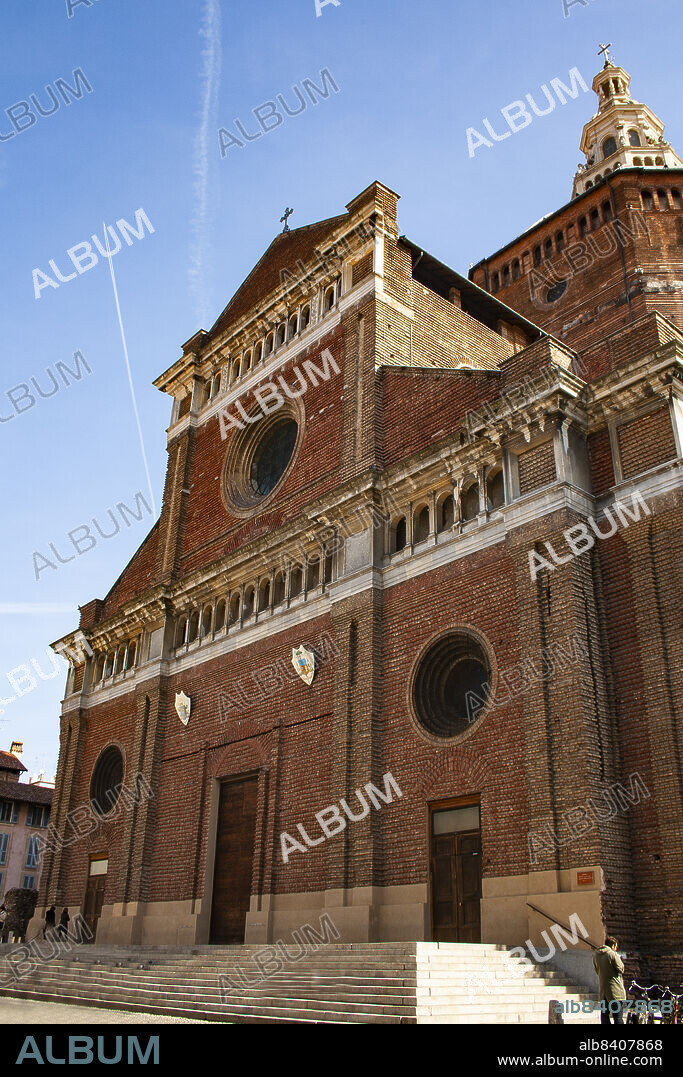 Pavia, Lombardy, Italy, Europe. The Duomo di Pavia - Cathedral of Santo Stefano and Santa Maria Assunta, construction started in 1488, consecrated in 1615. Architects Giovanni Antonio Amedeo and Bramante.