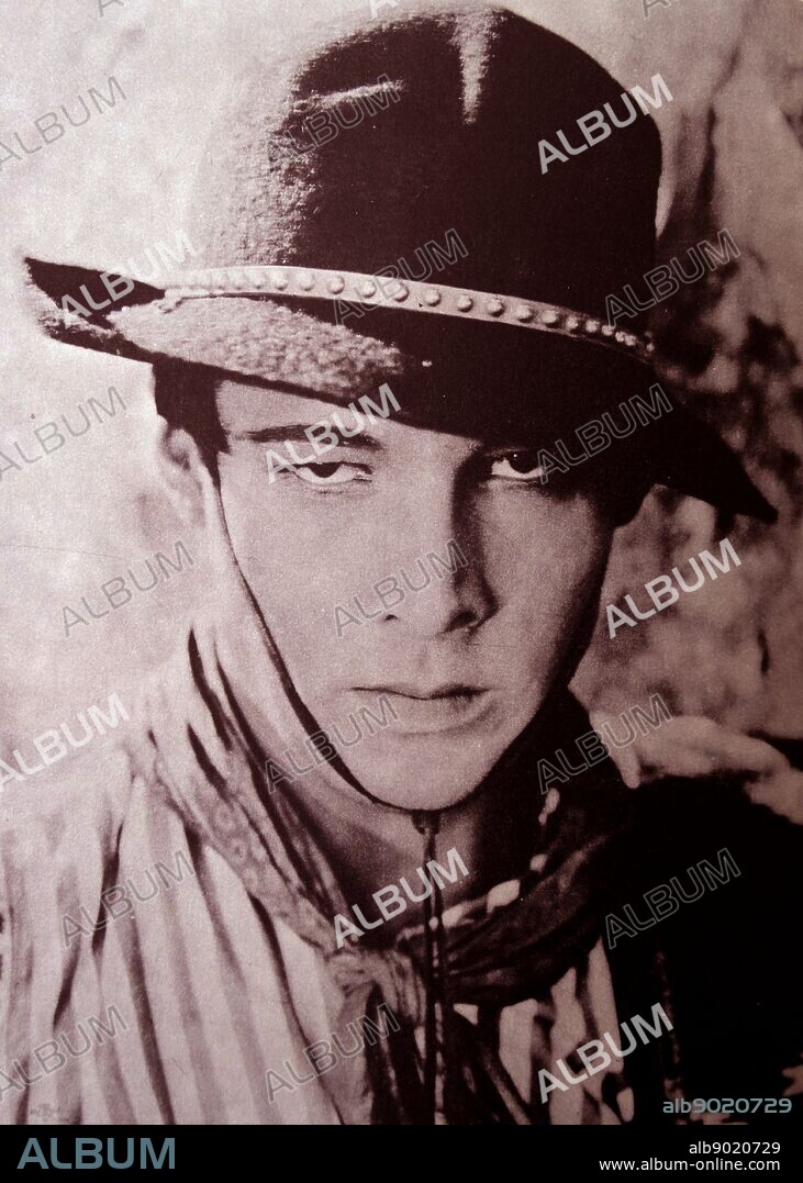 Rodolpho Alfonzo Rafaelo Pierre Filibert Guglielmi di Valentina d'Antonguolla in 'A Sainted Devil', 1924.