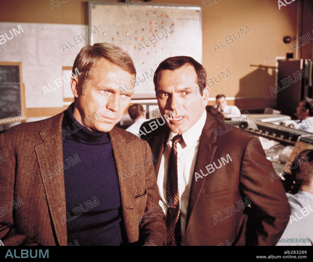 DON GORDON and STEVE MCQUEEN in BULLITT, 1968, directed by PETER YATES. Copyright WARNER BROTHERS.