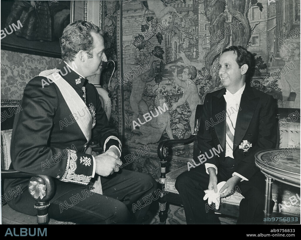 Madrid, 20/05/1976. Don Fernando Federico Álvarez Bogaert, nuevo embajador de la República Dominicana, durante la presentación de cartas credenciales en el Palacio Real con el Rey Don Juan Carlos I de España.