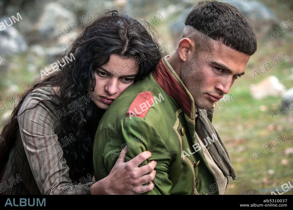 JASON FERNANDEZ and SOFIA ORIA in LIBERTAD, 2020, directed by ENRIQUE URBIZU. Copyright LAZONA / MOVISTAR+.