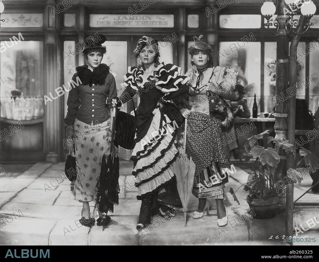 ANNA STEN and MAE CLARKE in NANA, 1934, directed by DOROTHY ARZNER and GEORGE FITZMAURICE. Copyright GOLDWYN/UNITED ARTISTS.