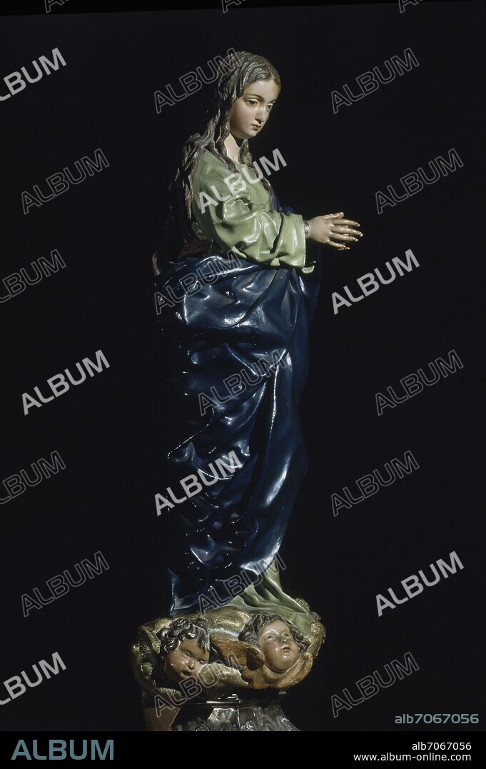 ALONSO CANO. INMACULADA, 1655/56, TALLA EN MADERA DE CEDRO POLICROMADA, ALTURA 55cm, REALIZADA PARA CULMINAR EL FACISTOL CATEDRALICIO.