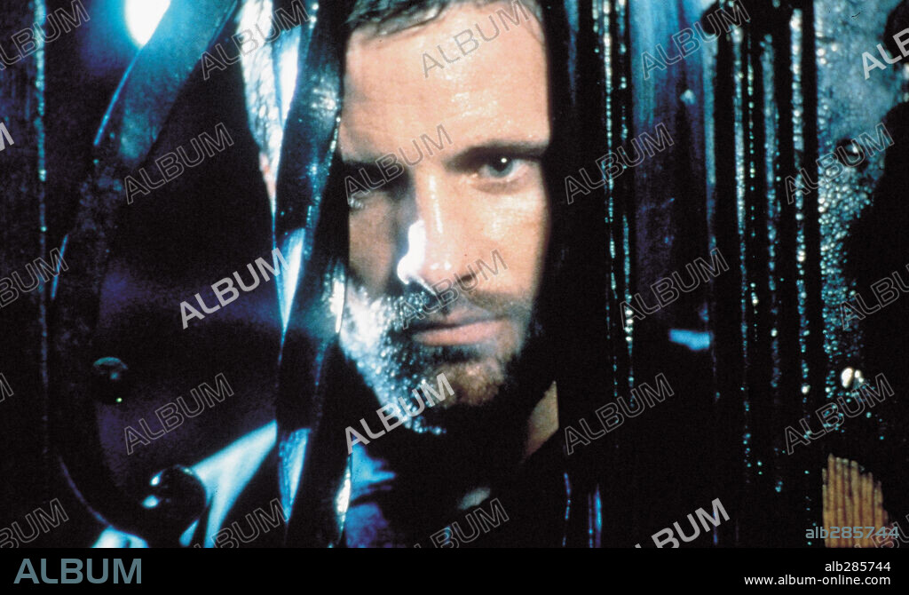 VIGGO MORTENSEN en GIMLET, 1995, dirigida por JOSE LUIS ACOSTA. Copyright STAR LINE PRODUCTIONS.