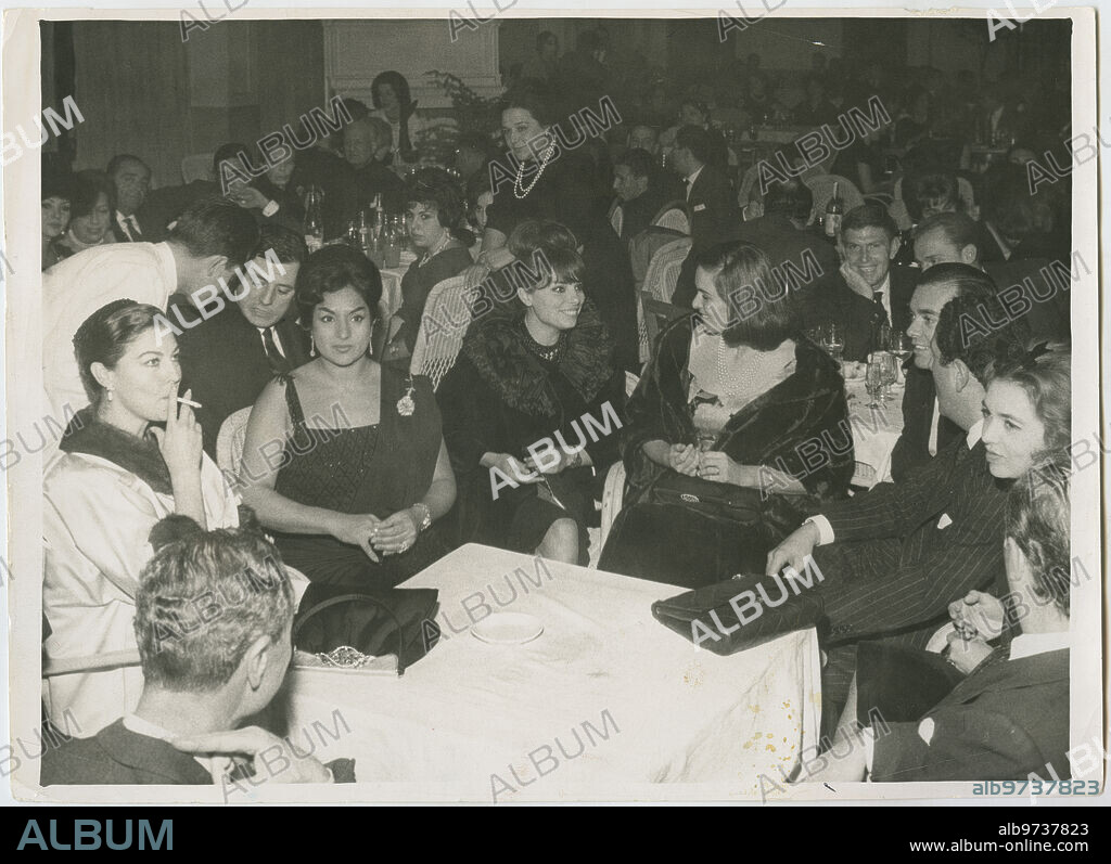 Madrid, 06/12/1961. Bautizo de Antonio Flores, hijo de Lola Flores y Antonio González. De izquierda  a derecha: Ava  Gardner, Lola Flores, María Cuadra y Lucía Bosé.
