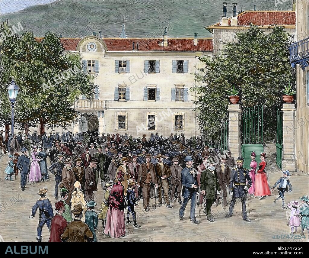 HISTORIA DE SUIZA. S. XIX. CONFLICTO EN EL CANTON DE TESINO (2 de septiembre de 1890) entre los sectores radicales y los conservadores. "RETIRADA DE LOS MIEMBROS DEL GOBIERNO PROVISIONAL DEL PALACIO DE GOBIERNO DE BELLINZONA". Revuelta vivida en el cantón italiano por el sistema electoral. Grabado coloreado del siglo XIX.
