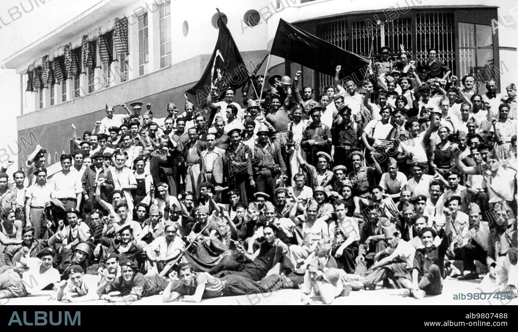 Agosto 1936. Milicianos de Cataluña, Llegados A Valencia A bordo del almirante Miranda, antes de partir A las Islas Baleares.