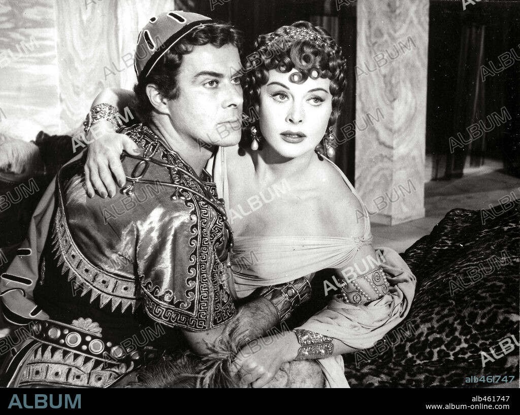 HEDY LAMARR and MASSIMO SERATO in LOVES OF THREE QUEENS, 1954 (L' AMANTE DI PARIDE), directed by EDGAR ULMER and MARC ALLEGRET. Copyright CINE DEL DUCO.