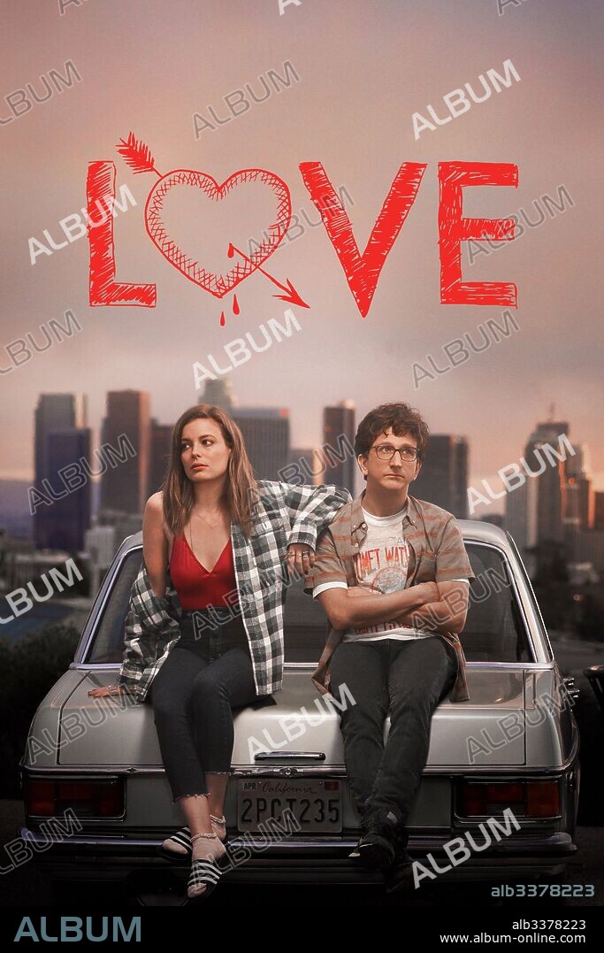 GILLIAN JACOBS and PAUL RUST in LOVE, 2016, directed by JUDD APATOW. Copyright APATOW PRODUCTIONS.