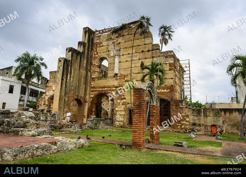 Ruins of the hospital of San Nicolas de Bari, Old Town, UNESCO World Heritage Site, Santo Domingo, Dominican Republic, West Indies, Caribbean, Central America.
