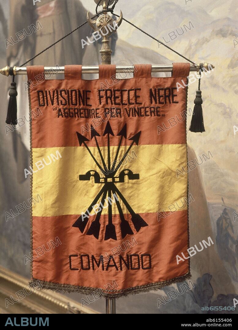 BANDERIN DE COMANDO DE DIVISION ITALIANA 'FRECCE NERE' (FLECHAS NEGRAS).