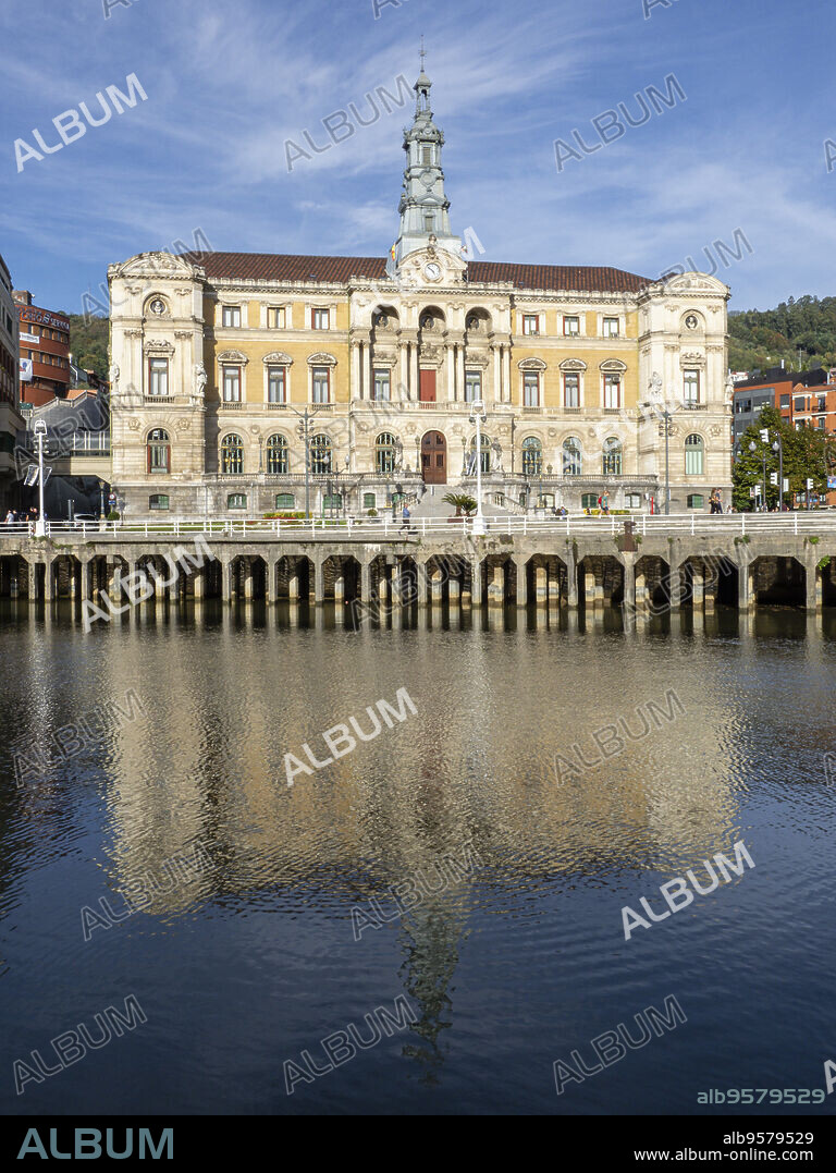 Ayuntamiento de Bilbao, plaza Ernesto Erkoreka, Bilbao, Pais Vasco, Spain.
