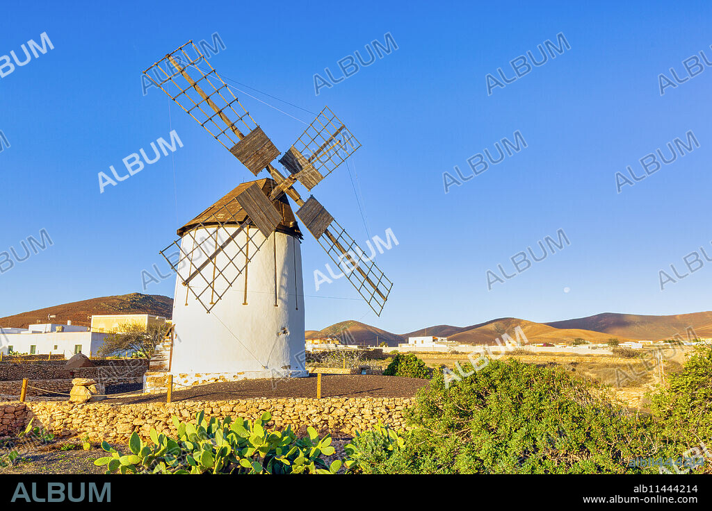 Tiscamanita, traditional windmill, Fuerteventura, Canary Islands, Spain, Atlantic, Europe.